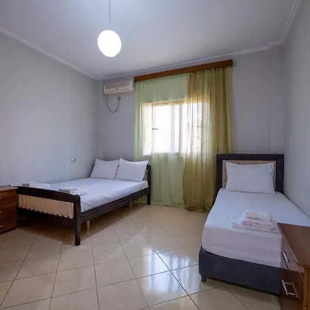 Visi Βίλα Εξαμίλιο